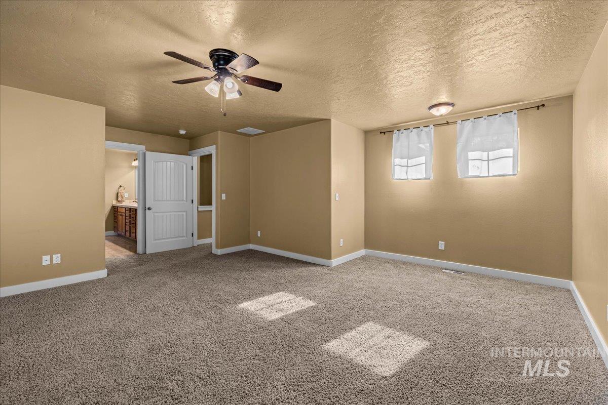 5491 N Beaham Ave, Meridian, Idaho 83646, 4 Bedrooms, 2.5 Bathrooms, Residential For Sale, Price $549,000,MLS 98975238