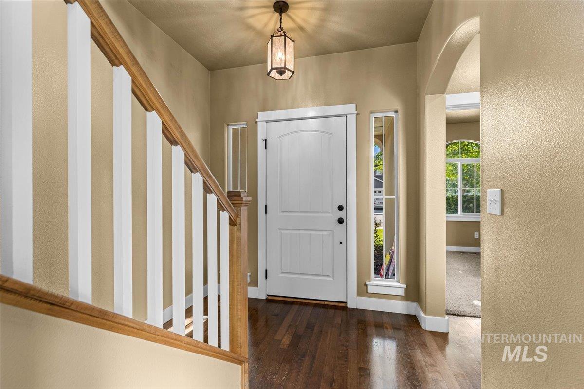 5491 N Beaham Ave, Meridian, Idaho 83646, 4 Bedrooms, 2.5 Bathrooms, Residential For Sale, Price $549,000,MLS 98975238