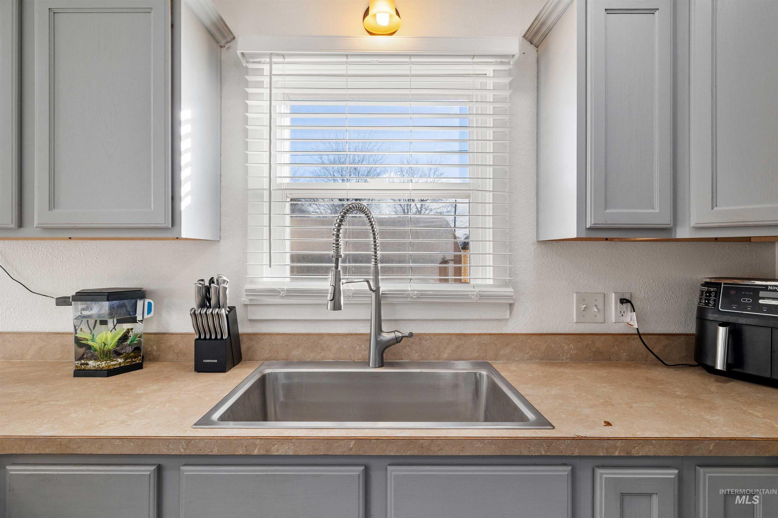 753 Ash st, Twin Falls, Idaho 83301, 3 Bedrooms, 2 Bathrooms, Residential For Sale, Price $279,900,MLS 98975239