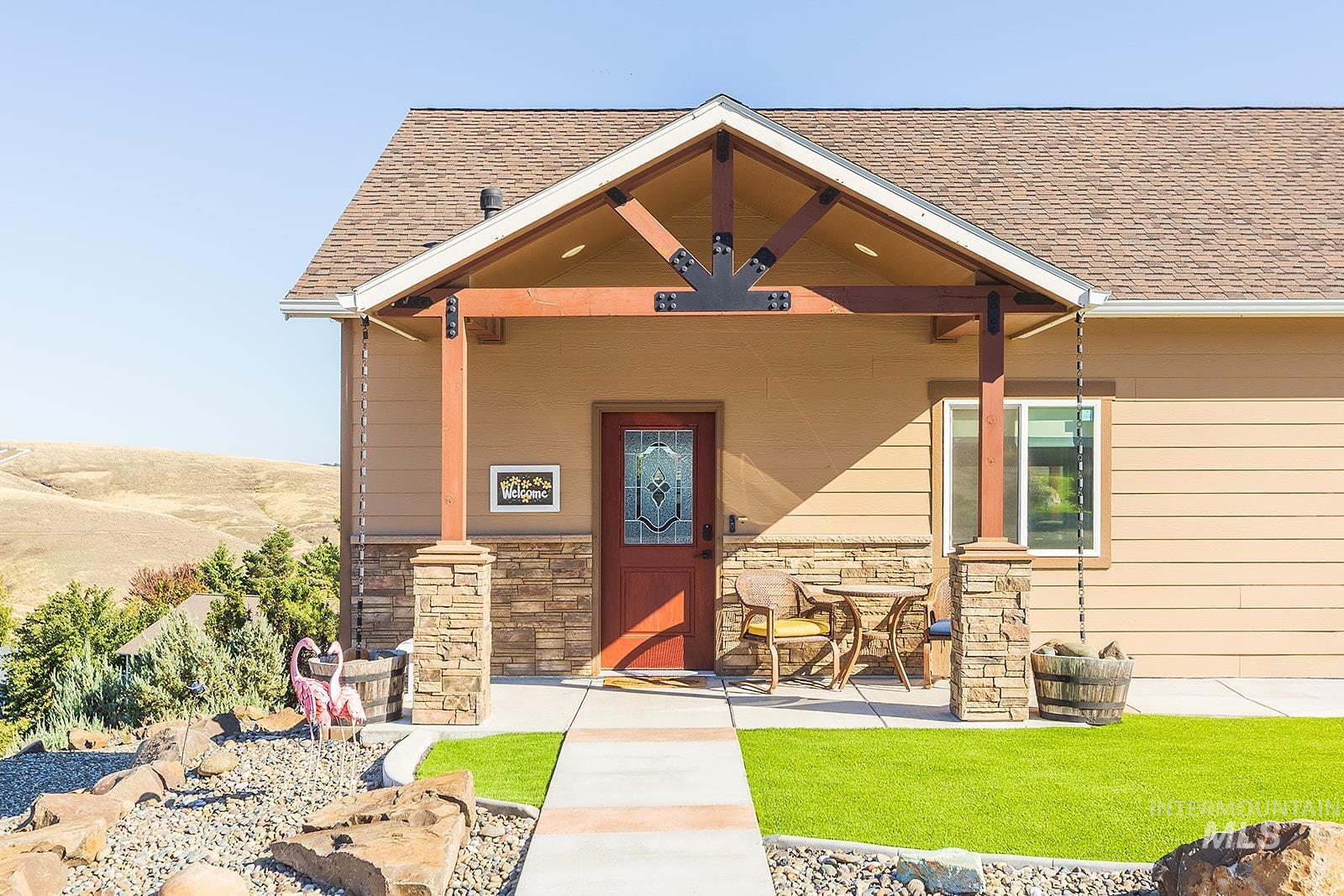 3435 Chukar Ln, Clarkston, Washington 99403, 2 Bedrooms, 2.5 Bathrooms, Residential For Sale, Price $575,000,MLS 98975240