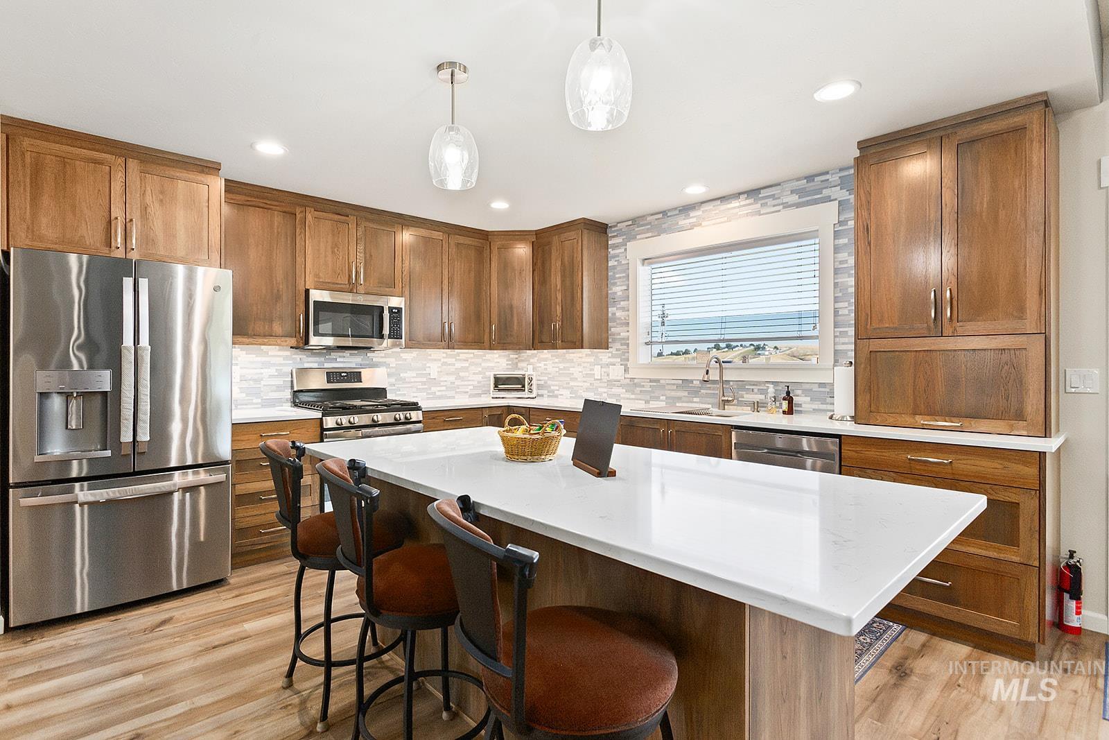 3435 Chukar Ln, Clarkston, Washington 99403, 2 Bedrooms, 2.5 Bathrooms, Residential For Sale, Price $575,000,MLS 98975240