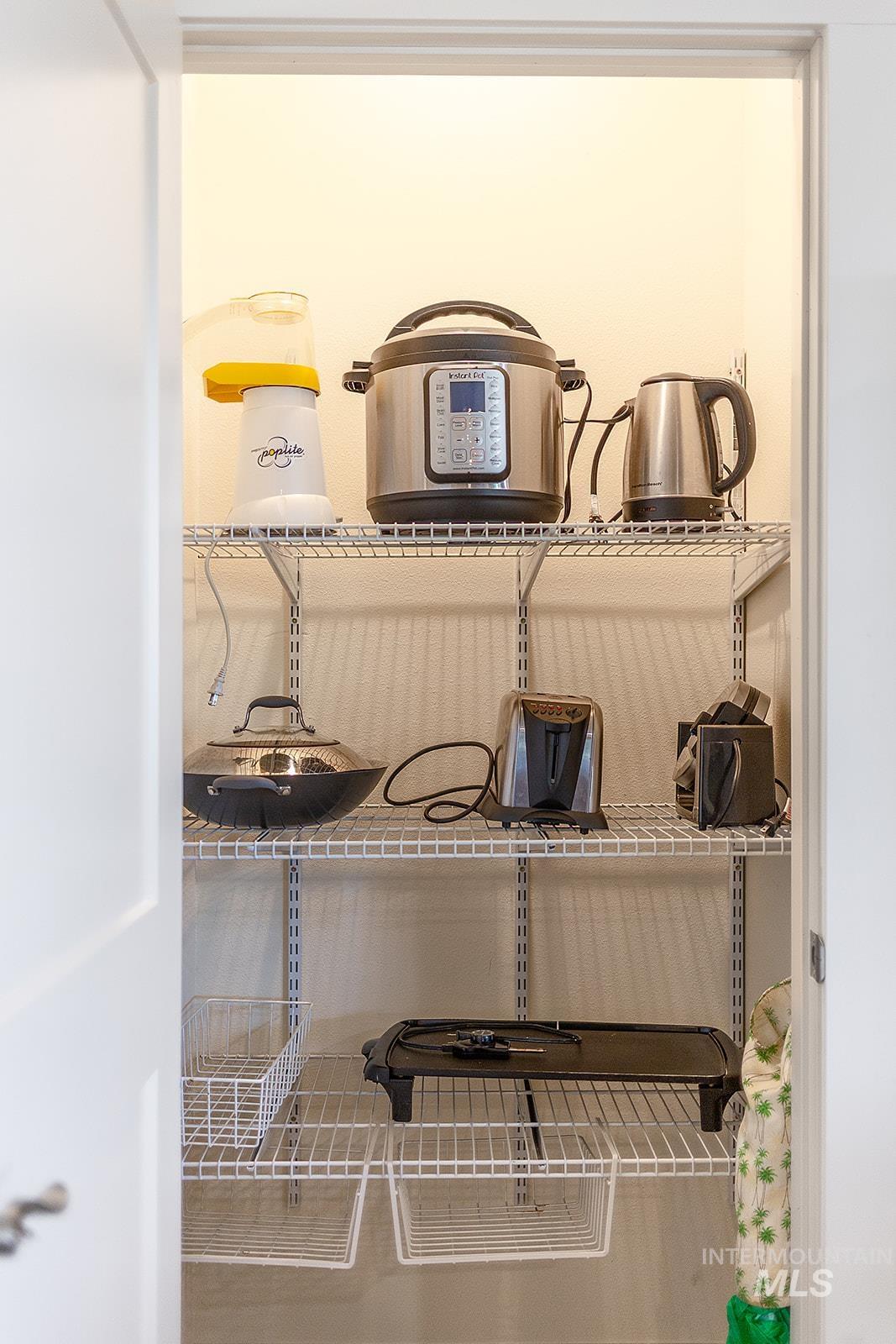 3435 Chukar Ln, Clarkston, Washington 99403, 2 Bedrooms, 2.5 Bathrooms, Residential For Sale, Price $575,000, 98975240