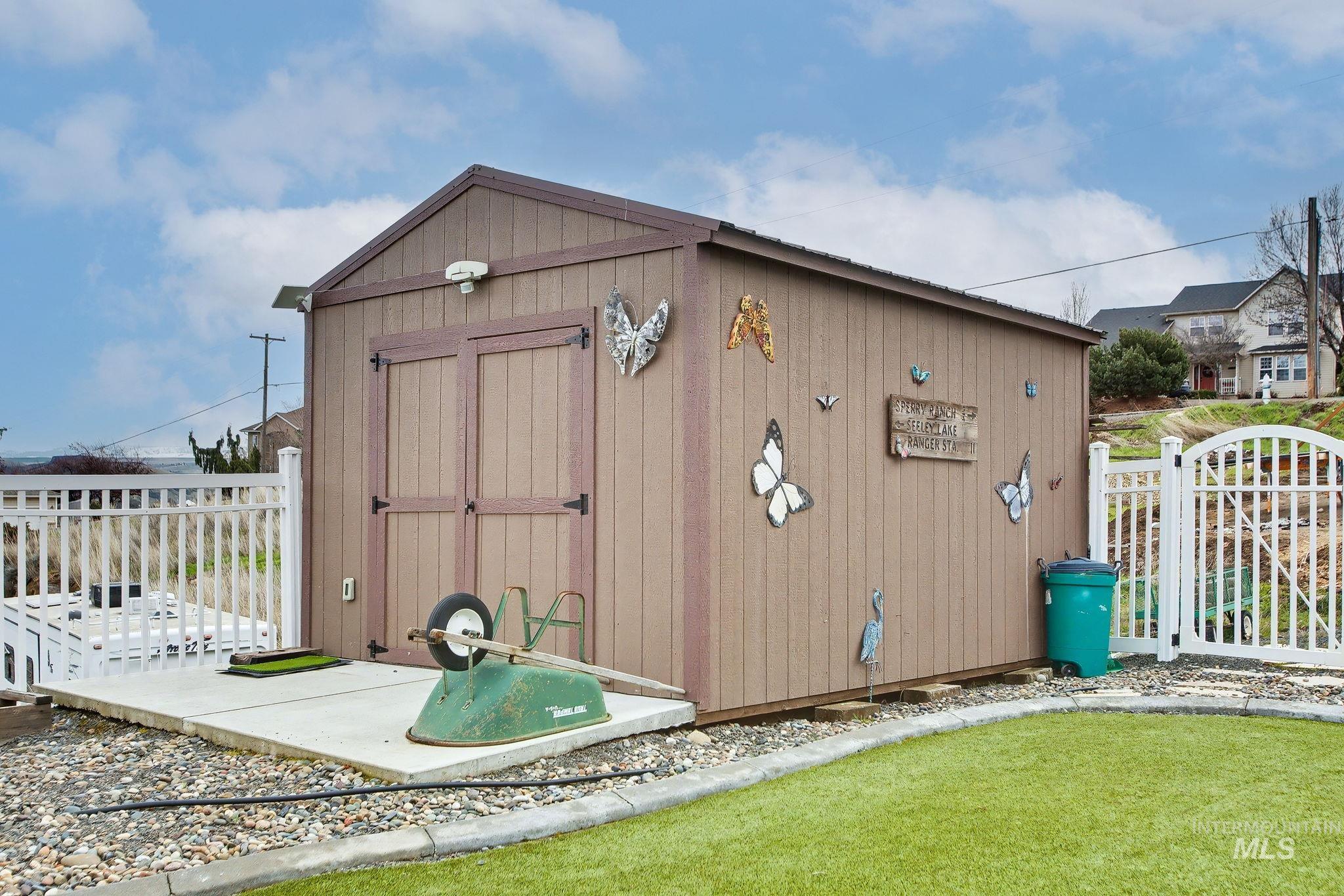 3435 Chukar Ln, Clarkston, Washington 99403, 2 Bedrooms, 2.5 Bathrooms, Residential For Sale, Price $575,000, 98975240