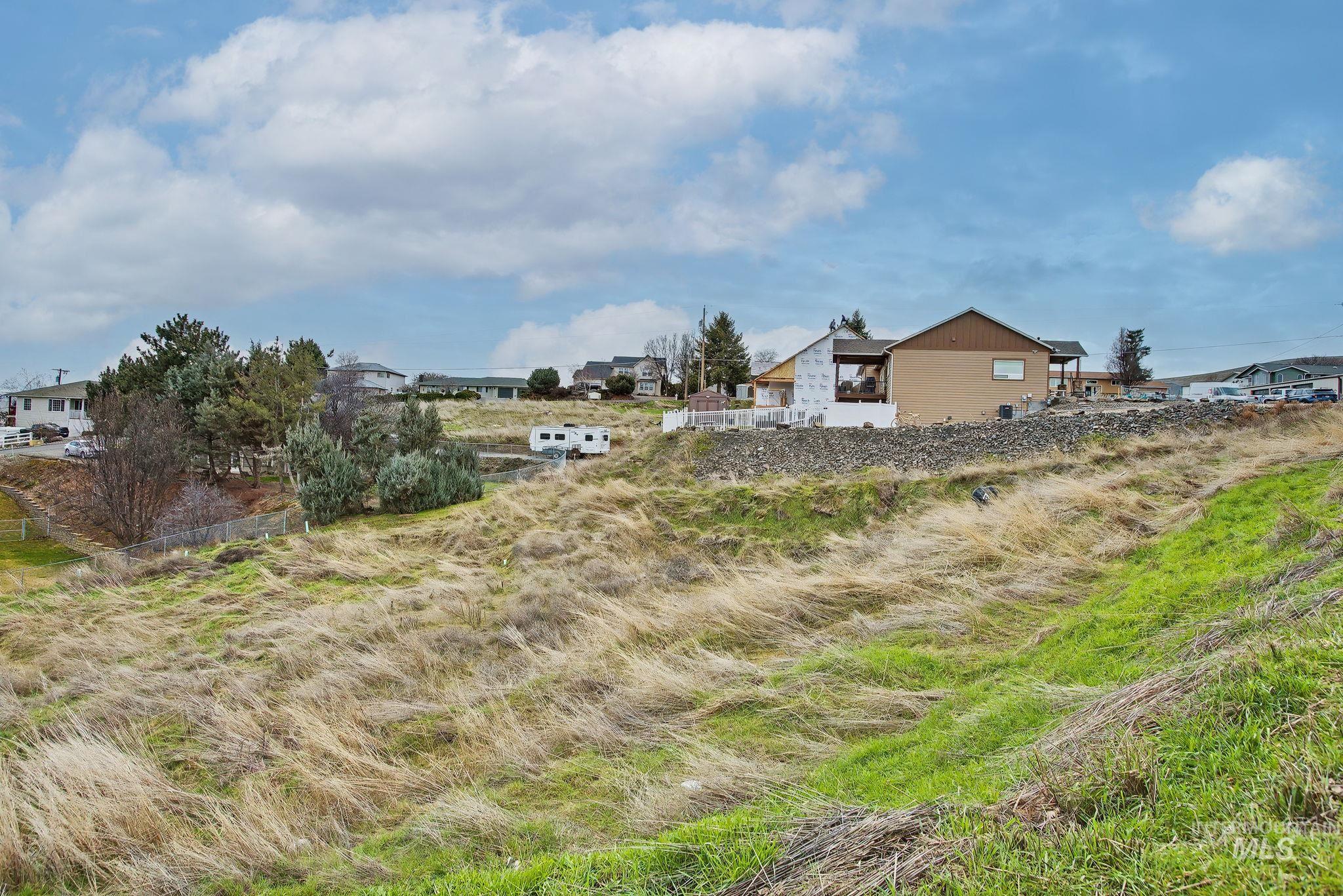 3435 Chukar Ln, Clarkston, Washington 99403, 2 Bedrooms, 2.5 Bathrooms, Residential For Sale, Price $575,000, 98975240