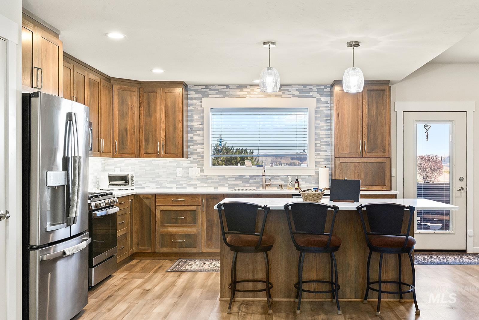 3435 Chukar Ln, Clarkston, Washington 99403, 2 Bedrooms, 2.5 Bathrooms, Residential For Sale, Price $575,000,MLS 98975240