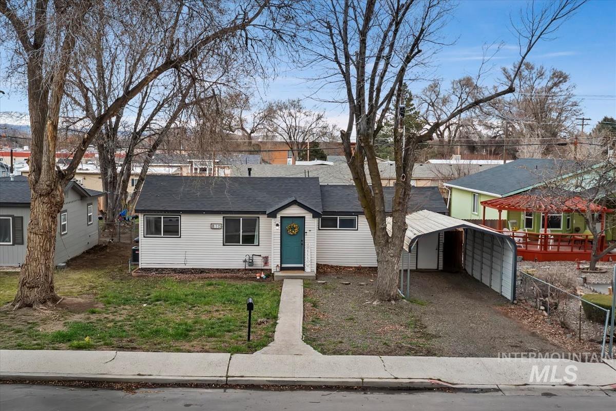 810 N 3Rd E, Mountain Home, Idaho 83647-2128, 3 Bedrooms, 1.5 Bathrooms, Residential For Sale, Price $289,900,MLS 98975242