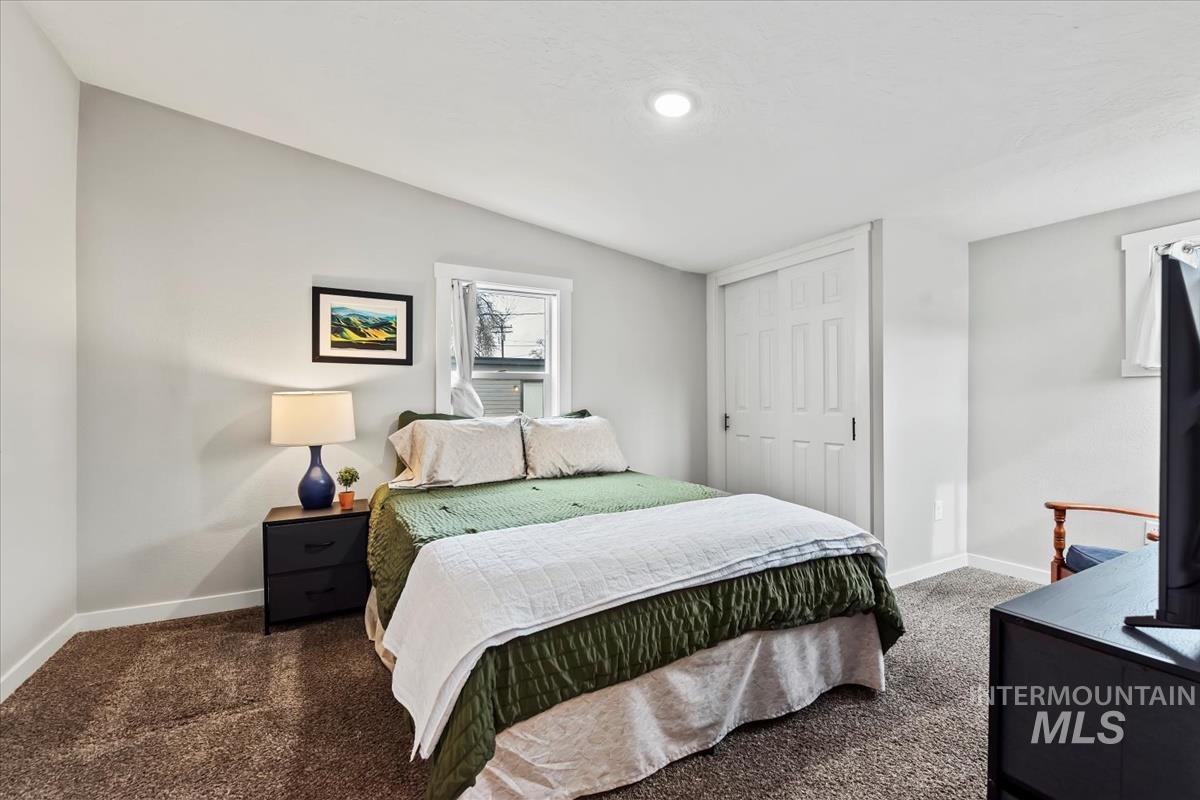 810 N 3Rd E, Mountain Home, Idaho 83647-2128, 3 Bedrooms, 1.5 Bathrooms, Residential For Sale, Price $289,900,MLS 98975242