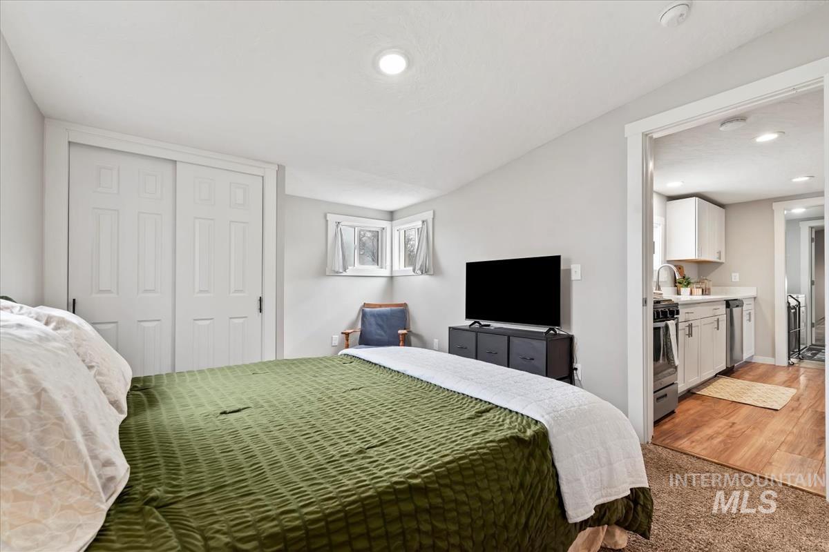 810 N 3Rd E, Mountain Home, Idaho 83647-2128, 3 Bedrooms, 1.5 Bathrooms, Residential For Sale, Price $289,900,MLS 98975242