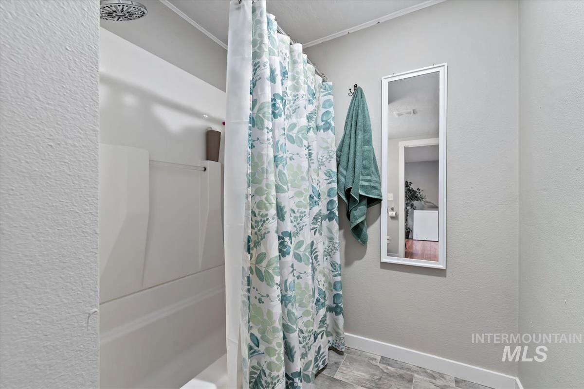 810 N 3Rd E, Mountain Home, Idaho 83647-2128, 3 Bedrooms, 1.5 Bathrooms, Residential For Sale, Price $289,900,MLS 98975242