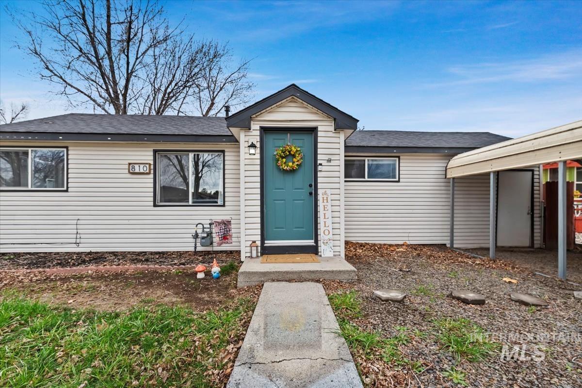810 N 3Rd E, Mountain Home, Idaho 83647-2128, 3 Bedrooms, 1.5 Bathrooms, Residential For Sale, Price $289,900,MLS 98975242