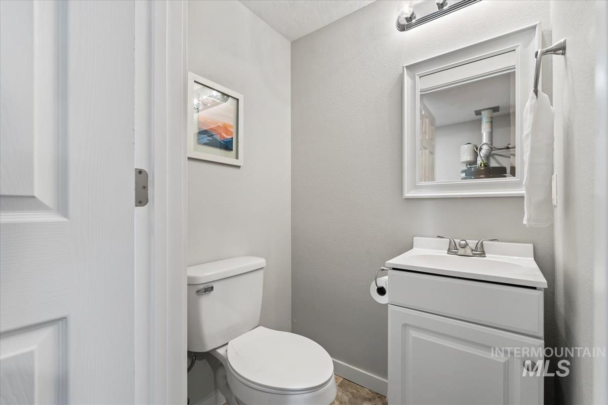 810 N 3Rd E, Mountain Home, Idaho 83647-2128, 3 Bedrooms, 1.5 Bathrooms, Residential For Sale, Price $289,900,MLS 98975242