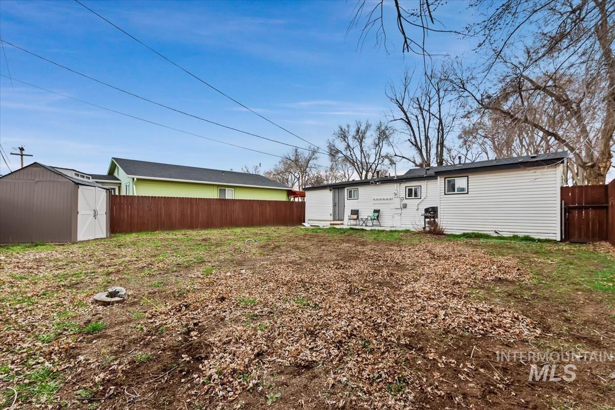 810 N 3Rd E, Mountain Home, Idaho 83647-2128, 3 Bedrooms, 1.5 Bathrooms, Residential For Sale, Price $289,900,MLS 98975242