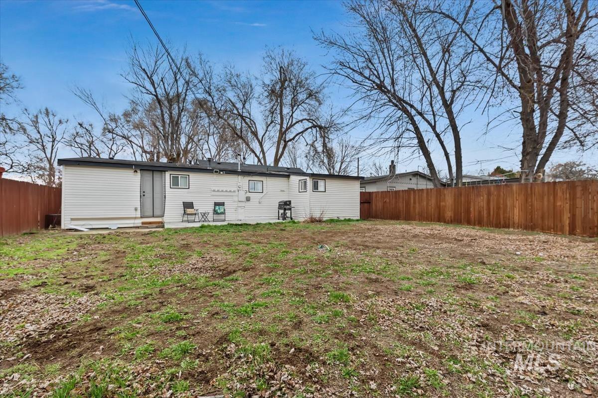 810 N 3Rd E, Mountain Home, Idaho 83647-2128, 3 Bedrooms, 1.5 Bathrooms, Residential For Sale, Price $289,900,MLS 98975242