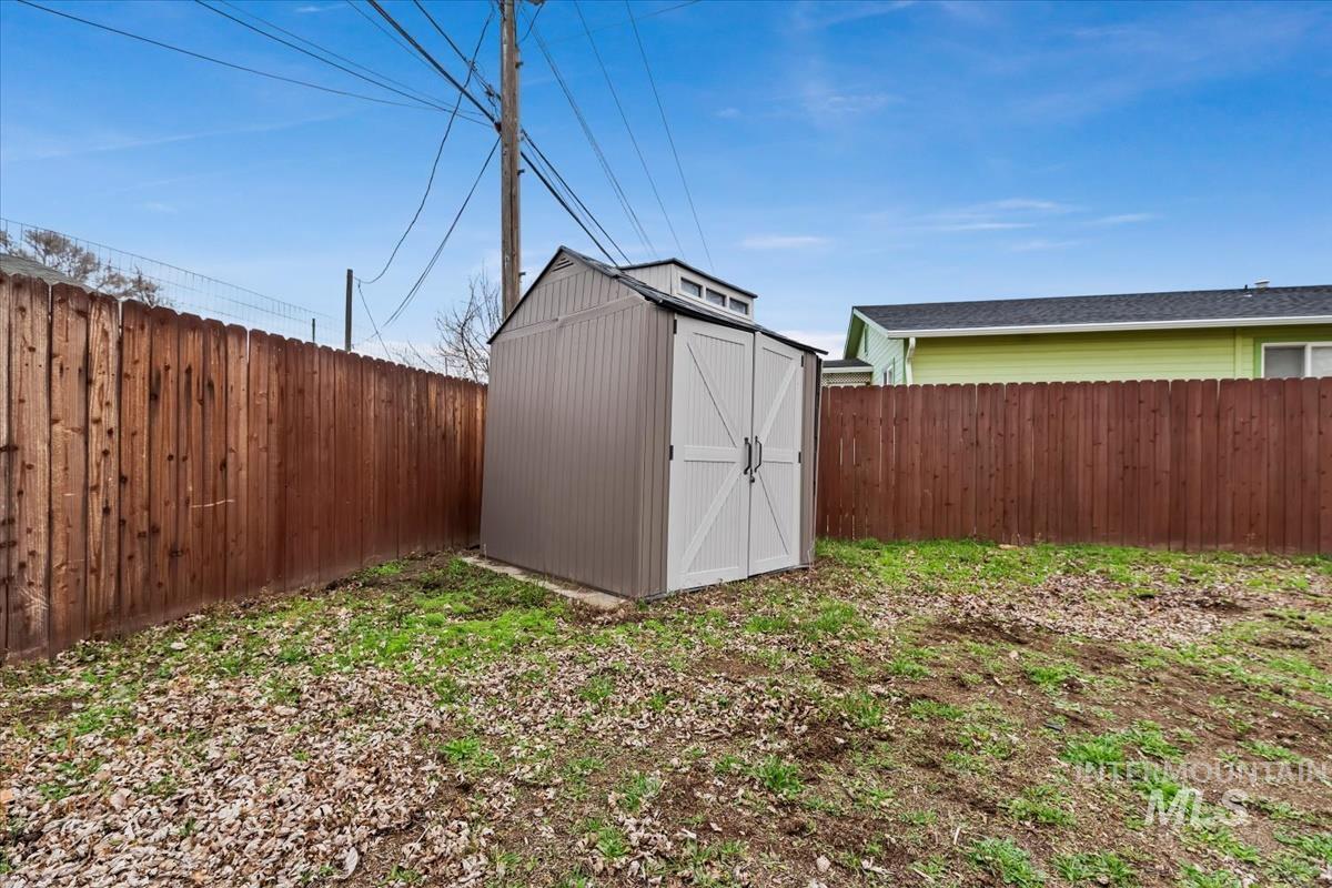 810 N 3Rd E, Mountain Home, Idaho 83647-2128, 3 Bedrooms, 1.5 Bathrooms, Residential For Sale, Price $289,900,MLS 98975242