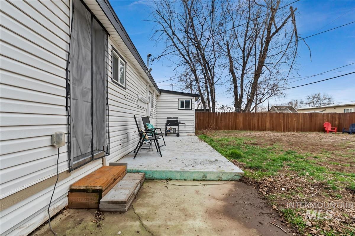 810 N 3Rd E, Mountain Home, Idaho 83647-2128, 3 Bedrooms, 1.5 Bathrooms, Residential For Sale, Price $289,900,MLS 98975242