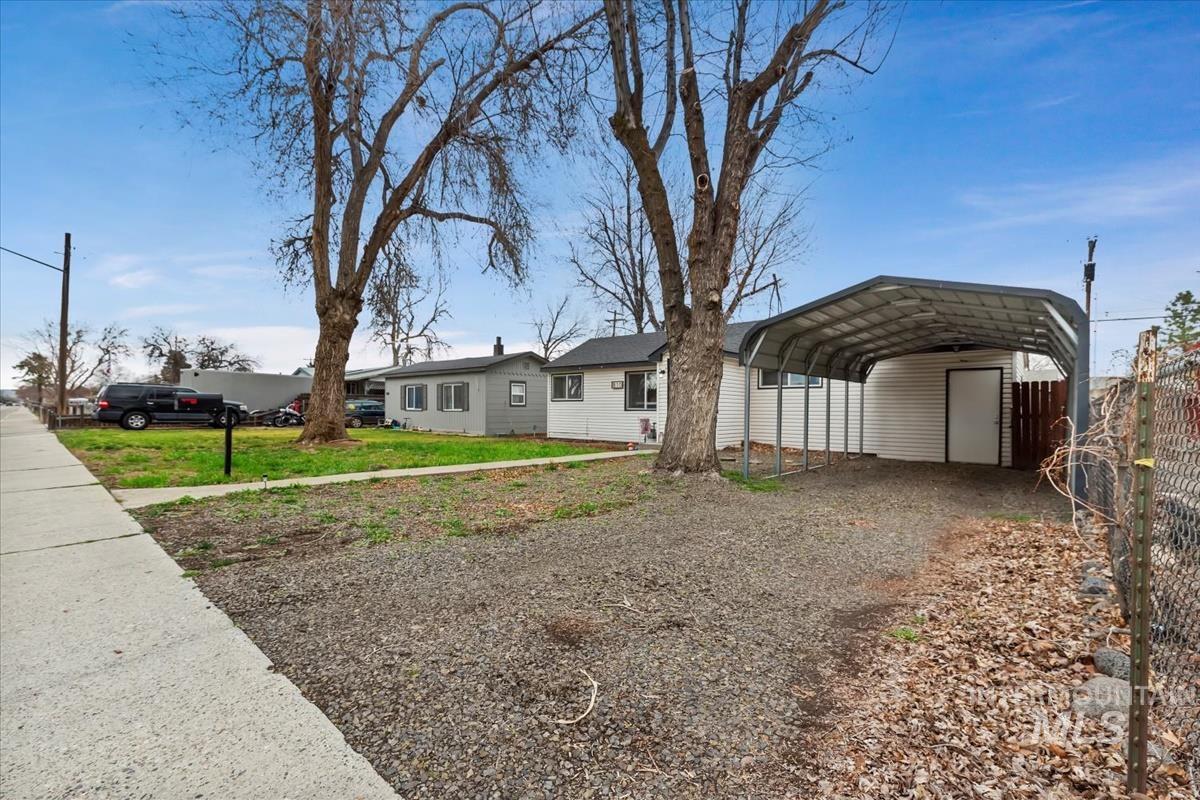 810 N 3Rd E, Mountain Home, Idaho 83647-2128, 3 Bedrooms, 1.5 Bathrooms, Residential For Sale, Price $289,900,MLS 98975242