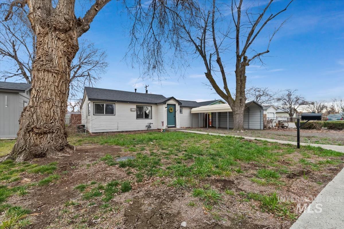 810 N 3Rd E, Mountain Home, Idaho 83647-2128, 3 Bedrooms, 1.5 Bathrooms, Residential For Sale, Price $289,900,MLS 98975242
