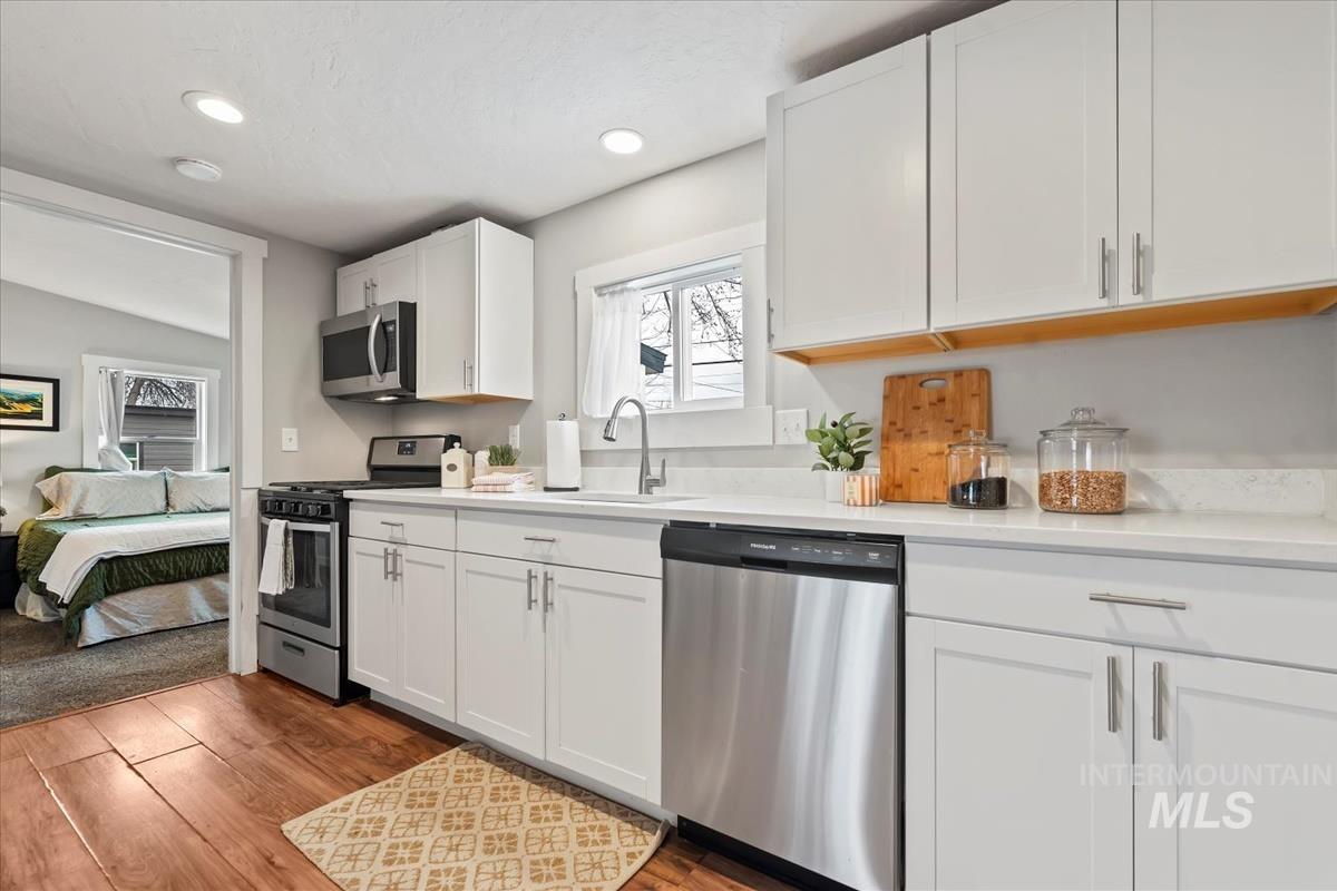 810 N 3Rd E, Mountain Home, Idaho 83647-2128, 3 Bedrooms, 1.5 Bathrooms, Residential For Sale, Price $289,900,MLS 98975242