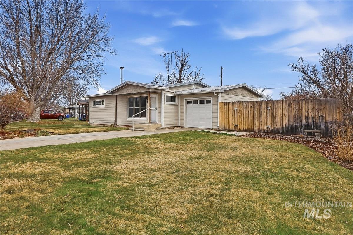 110 Abbott Dr, Mountain Home, Idaho 83647, 4 Bedrooms, 2 Bathrooms, Residential For Sale, Price $350,000,MLS 98975243