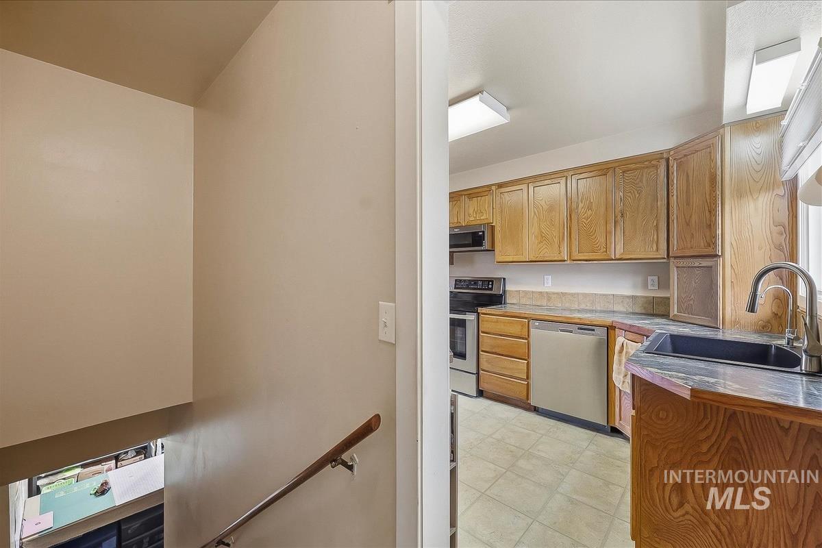 110 Abbott Dr, Mountain Home, Idaho 83647, 4 Bedrooms, 2 Bathrooms, Residential For Sale, Price $350,000,MLS 98975243