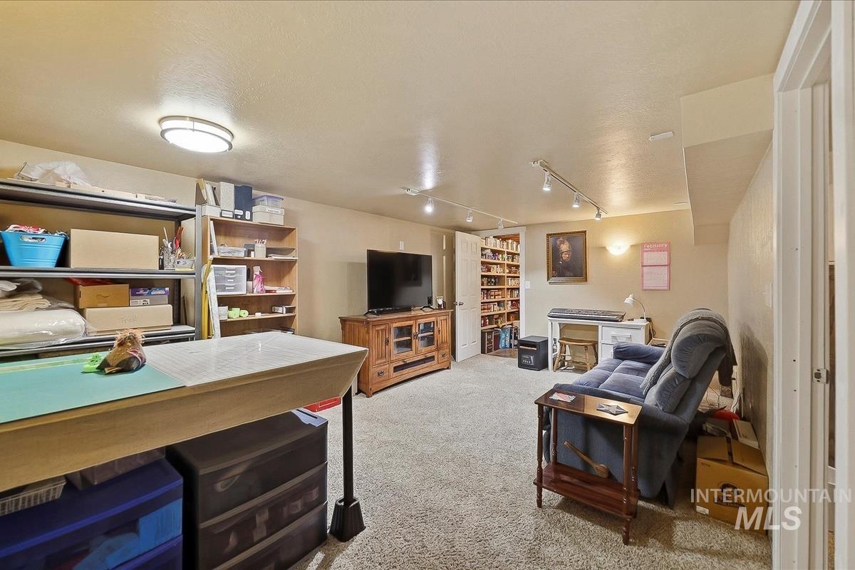 110 Abbott Dr, Mountain Home, Idaho 83647, 4 Bedrooms, 2 Bathrooms, Residential For Sale, Price $350,000,MLS 98975243