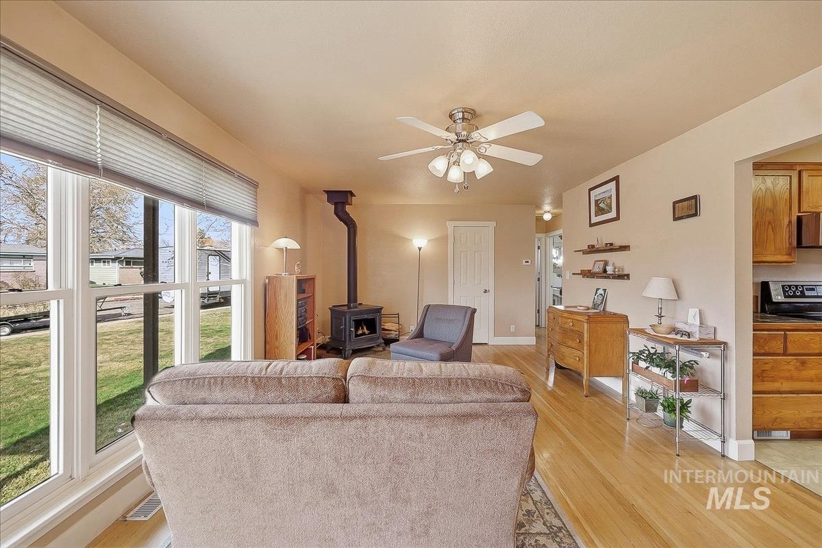 110 Abbott Dr, Mountain Home, Idaho 83647, 4 Bedrooms, 2 Bathrooms, Residential For Sale, Price $350,000,MLS 98975243