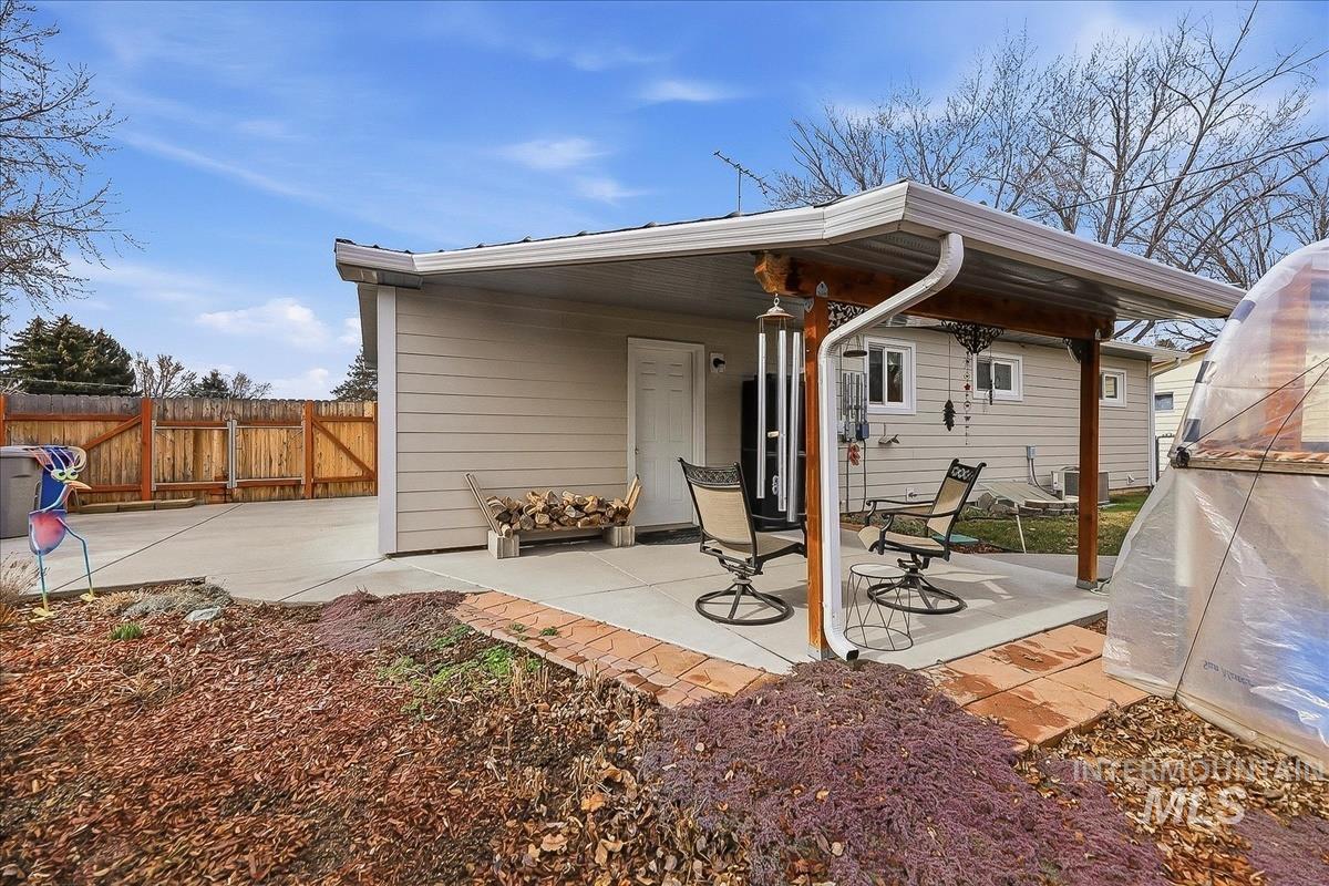 110 Abbott Dr, Mountain Home, Idaho 83647, 4 Bedrooms, 2 Bathrooms, Residential For Sale, Price $350,000,MLS 98975243