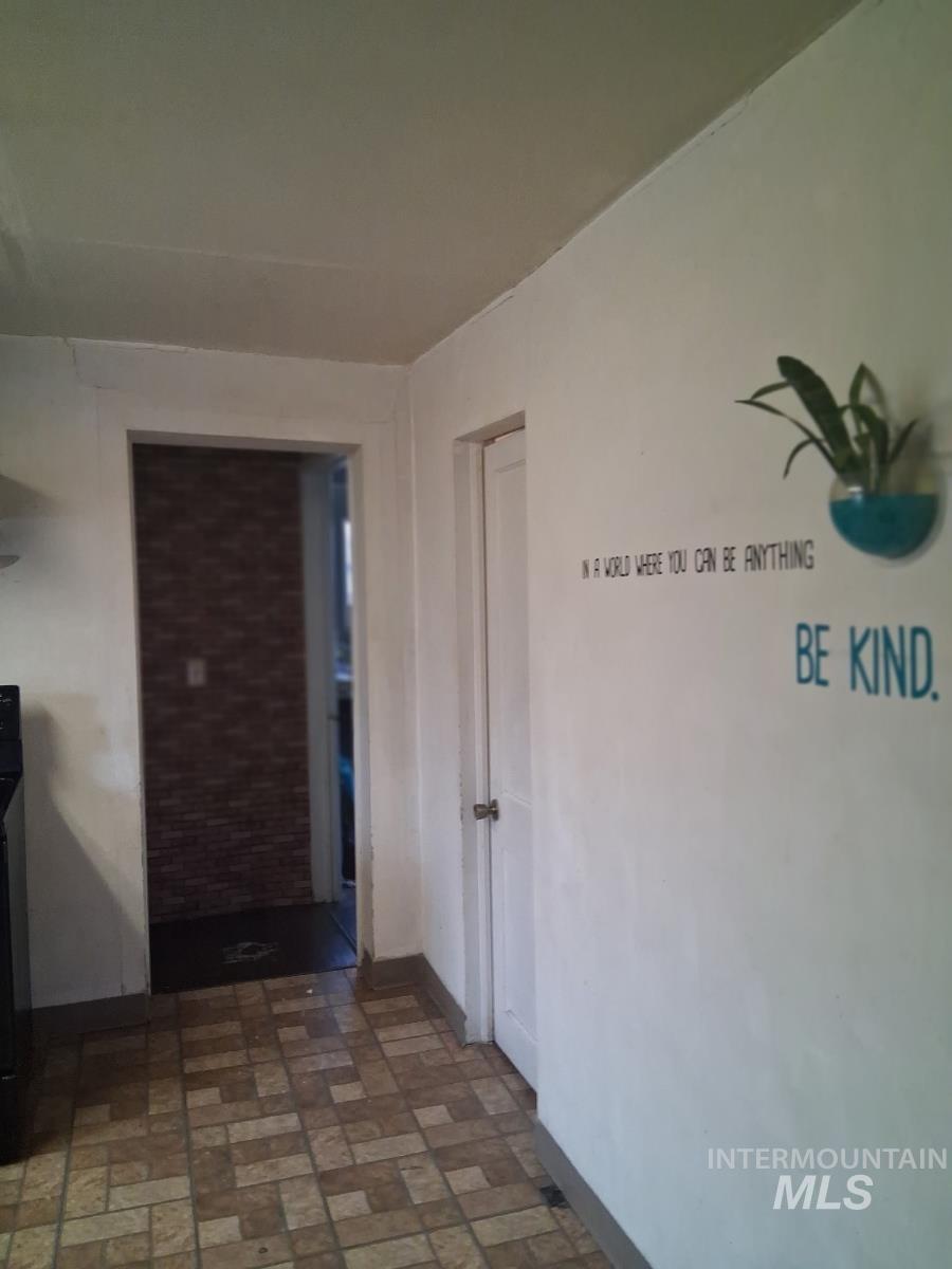 613 Park Avenue, Nyssa, Oregon 97913, 2 Bedrooms, 1 Bathroom, Residential For Sale, Price $139,500,MLS 98975244