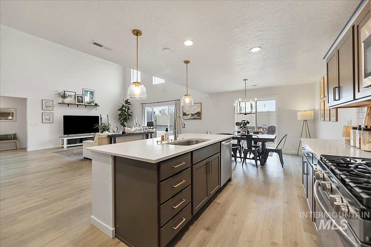 1971 Cashel St, Middleton, Idaho 83644, 4 Bedrooms, 3.5 Bathrooms, Residential For Sale, Price $619,900,MLS 98975245