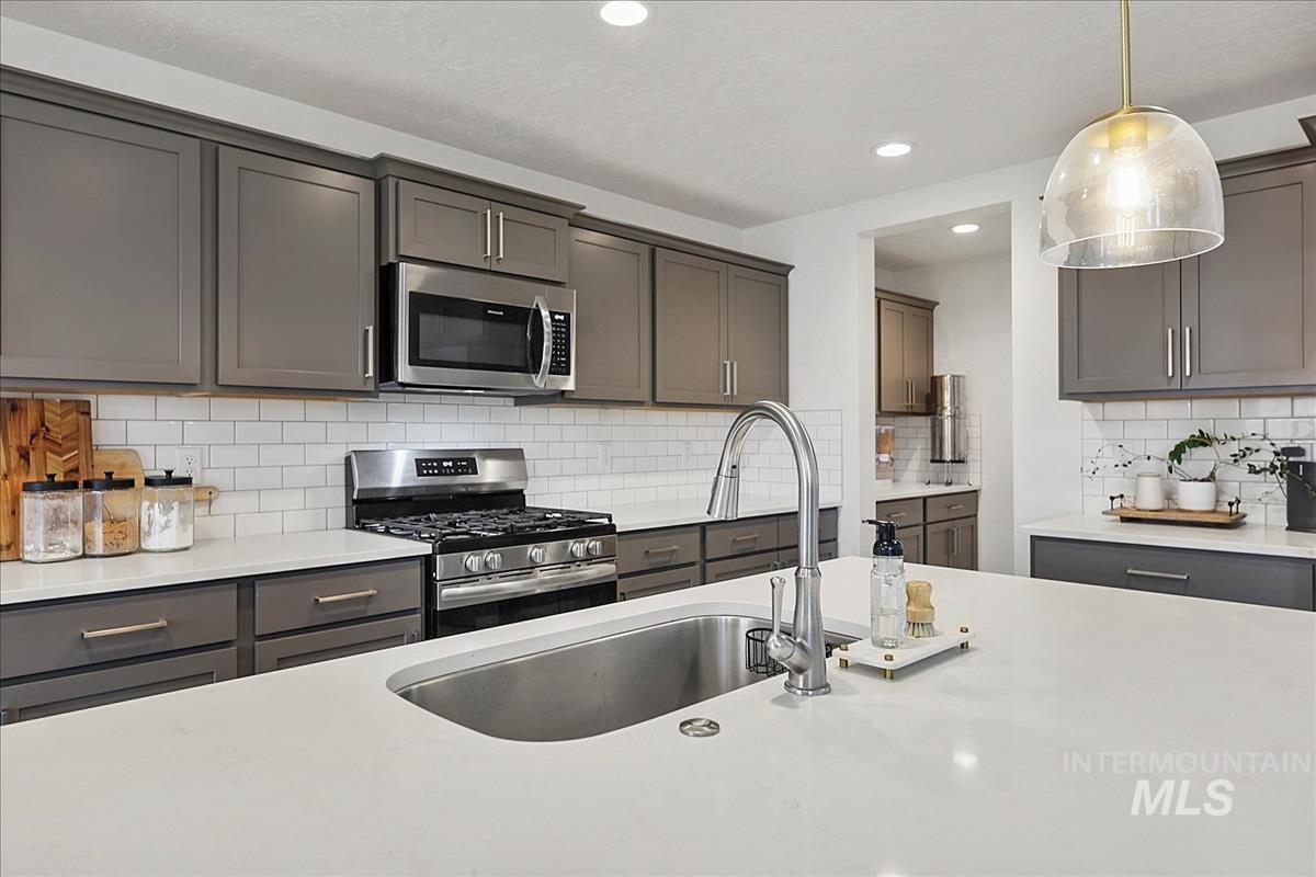 1971 Cashel St, Middleton, Idaho 83644, 4 Bedrooms, 3.5 Bathrooms, Residential For Sale, Price $619,900,MLS 98975245