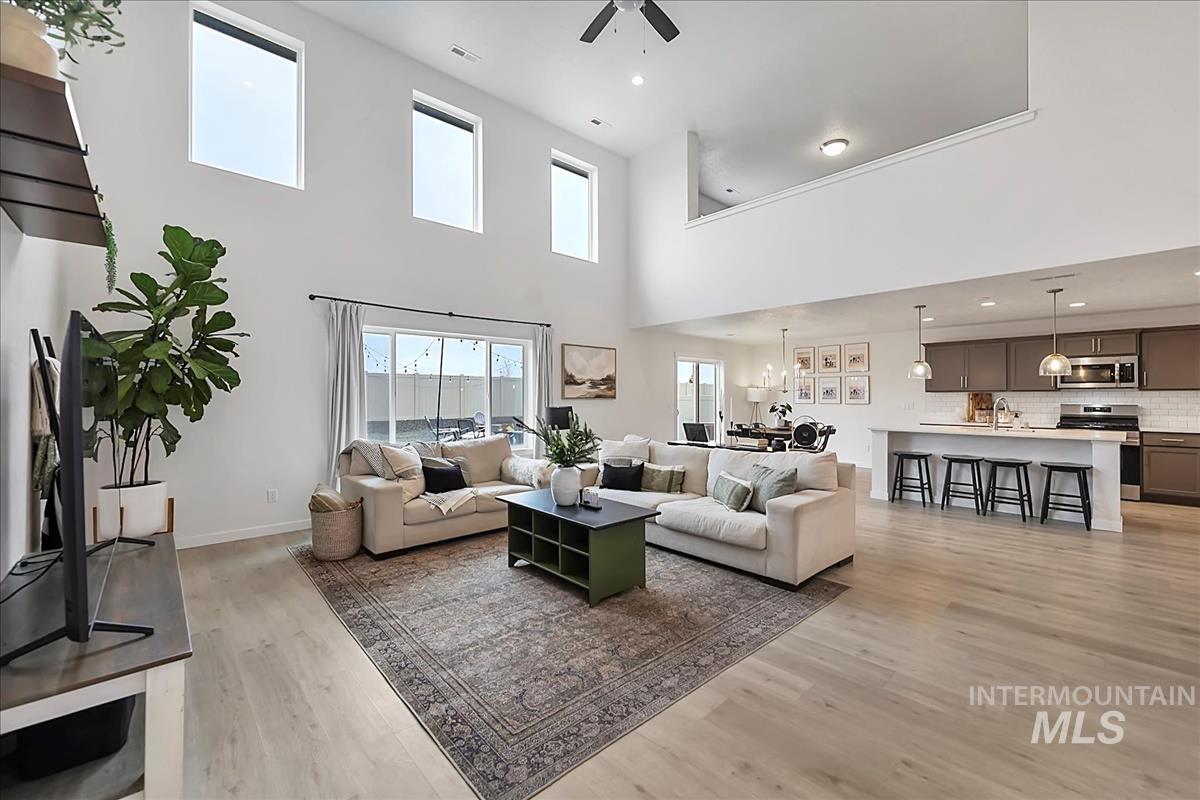 1971 Cashel St, Middleton, Idaho 83644, 4 Bedrooms, 3.5 Bathrooms, Residential For Sale, Price $619,900,MLS 98975245