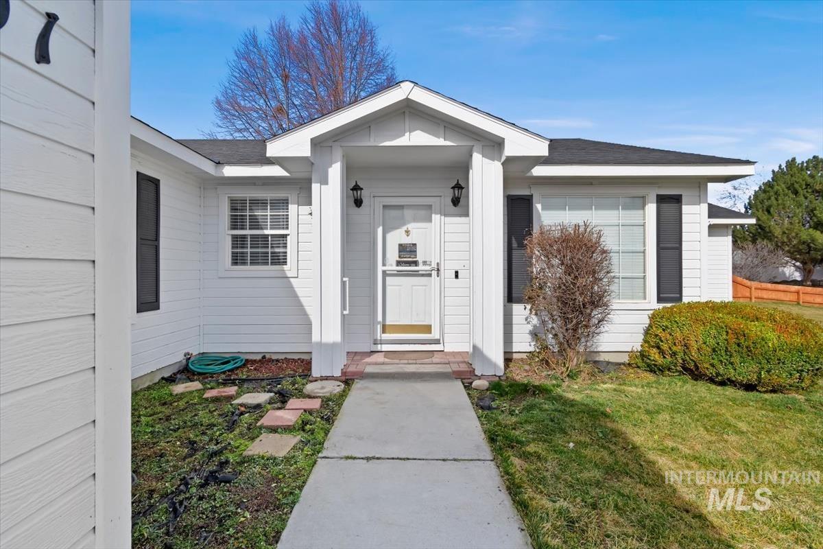 291 S Neskowin, Eagle, Idaho 83616, 3 Bedrooms, 2 Bathrooms, Residential For Sale, Price $425,000, 98975248