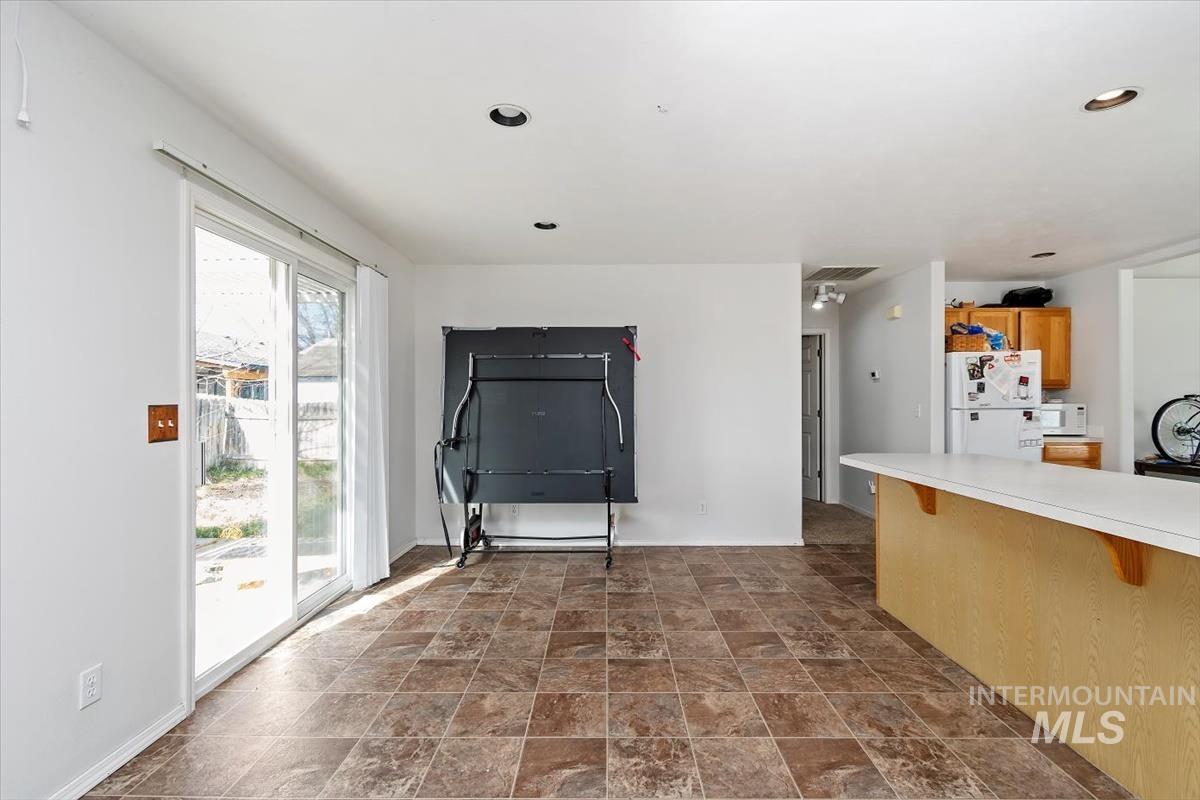 291 S Neskowin, Eagle, Idaho 83616, 3 Bedrooms, 2 Bathrooms, Residential For Sale, Price $425,000, 98975248