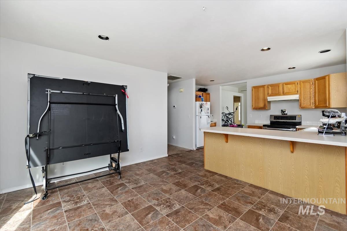 291 S Neskowin, Eagle, Idaho 83616, 3 Bedrooms, 2 Bathrooms, Residential For Sale, Price $425,000, 98975248