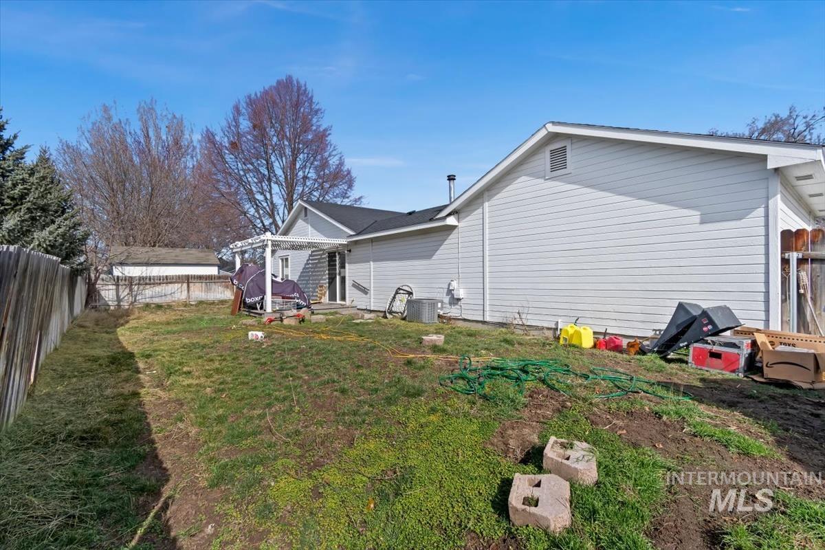 291 S Neskowin, Eagle, Idaho 83616, 3 Bedrooms, 2 Bathrooms, Residential For Sale, Price $425,000, 98975248