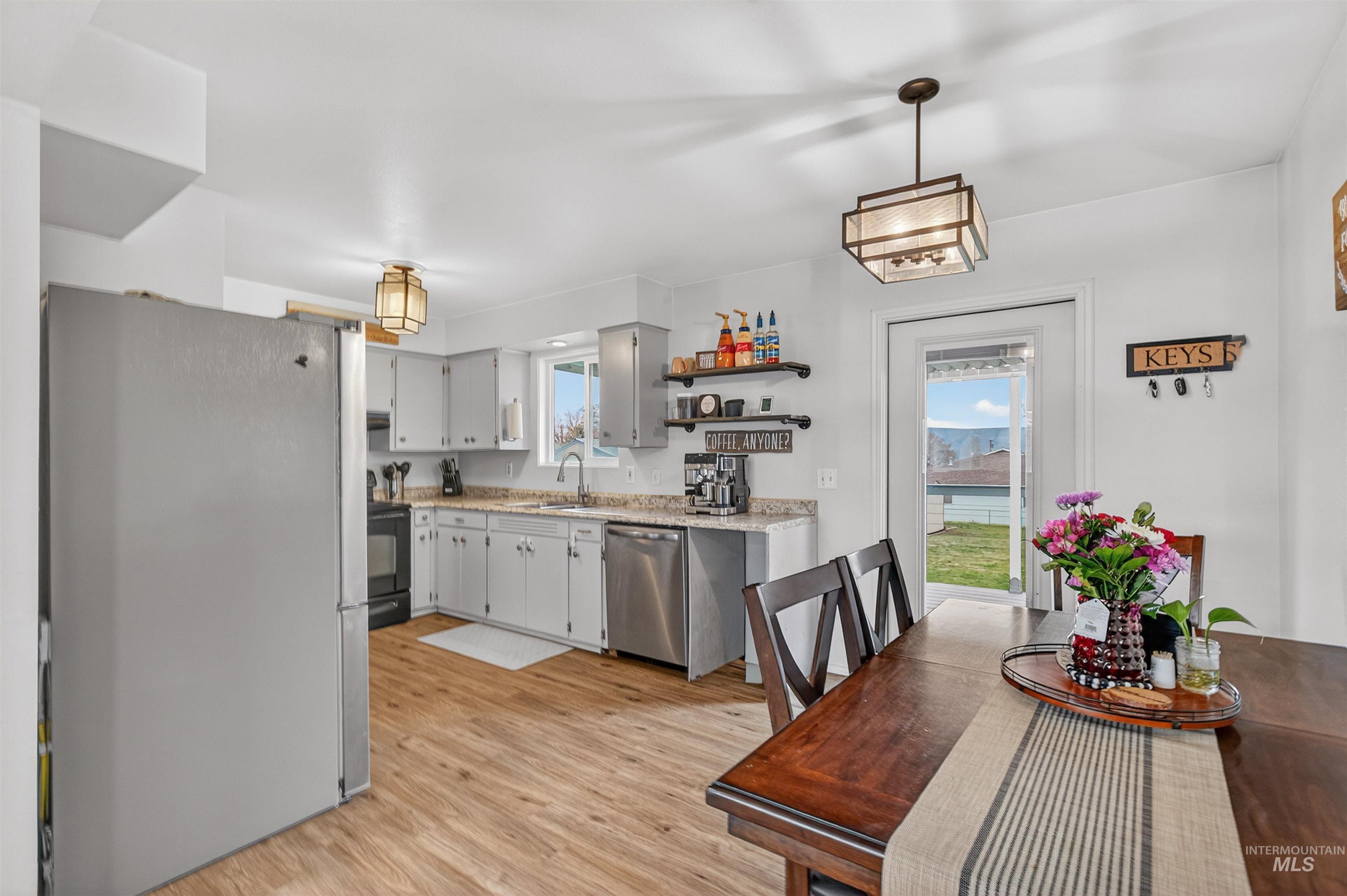 609 Linden Ave, Lewiston, Idaho 83501, 4 Bedrooms, 2 Bathrooms, Residential For Sale, Price $399,000,MLS 98975250