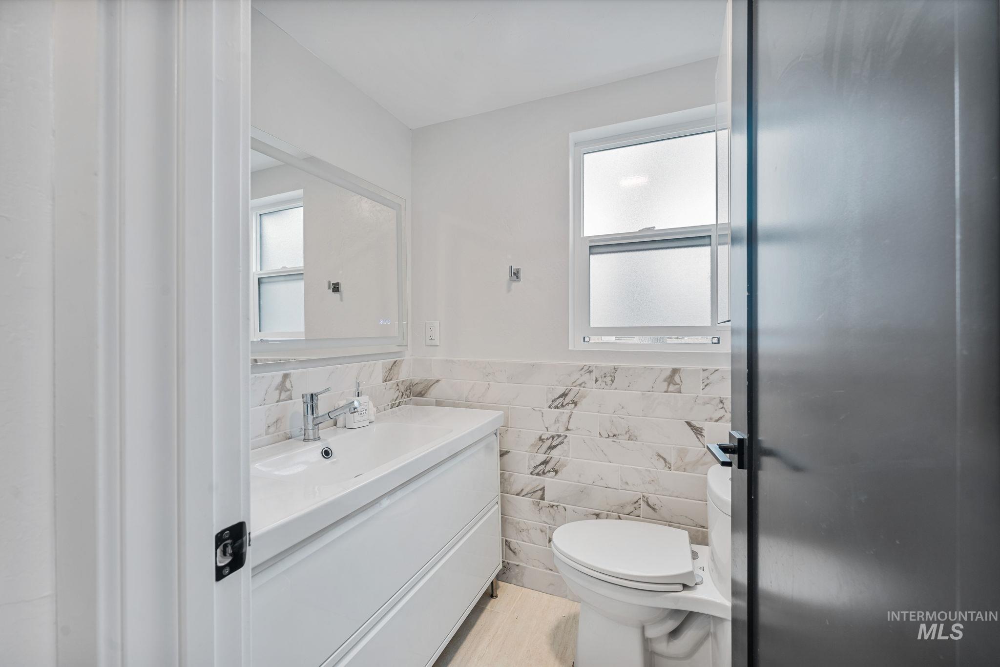 193/203 HWY 74, Twin Falls, Idaho 83301, 4 Bedrooms, 2 Bathrooms, Farm & Ranch For Sale, Price $999,999,MLS 98975251