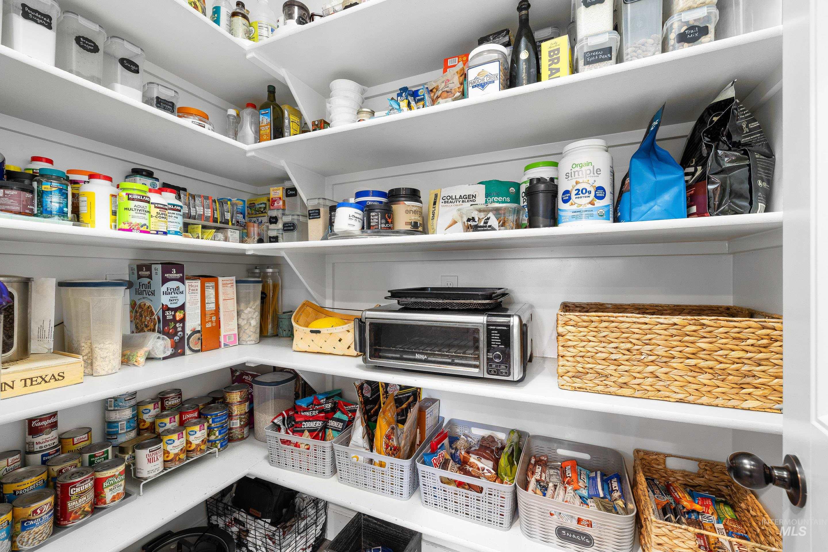 5737 W Donatella St, Eagle, Idaho 83616-7327, 4 Bedrooms, 3 Bathrooms, Residential For Sale, Price $775,000, 98975252