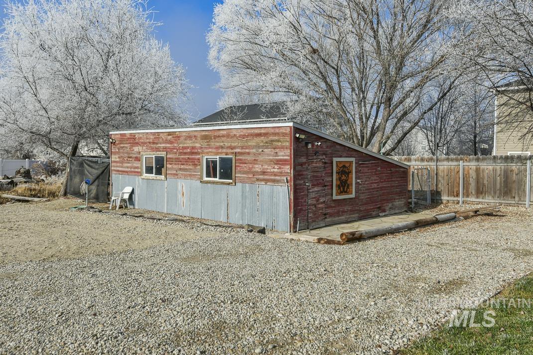 1251 Swan Falls Rd, Kuna, Idaho 83634, 3 Bedrooms, 3 Bathrooms, Residential For Sale, Price $1,090,000,MLS 98975254