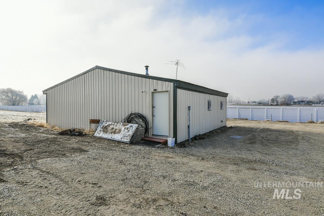 1251 Swan Falls Rd, Kuna, Idaho 83634, 3 Bedrooms, 3 Bathrooms, Residential For Sale, Price $1,090,000,MLS 98975254