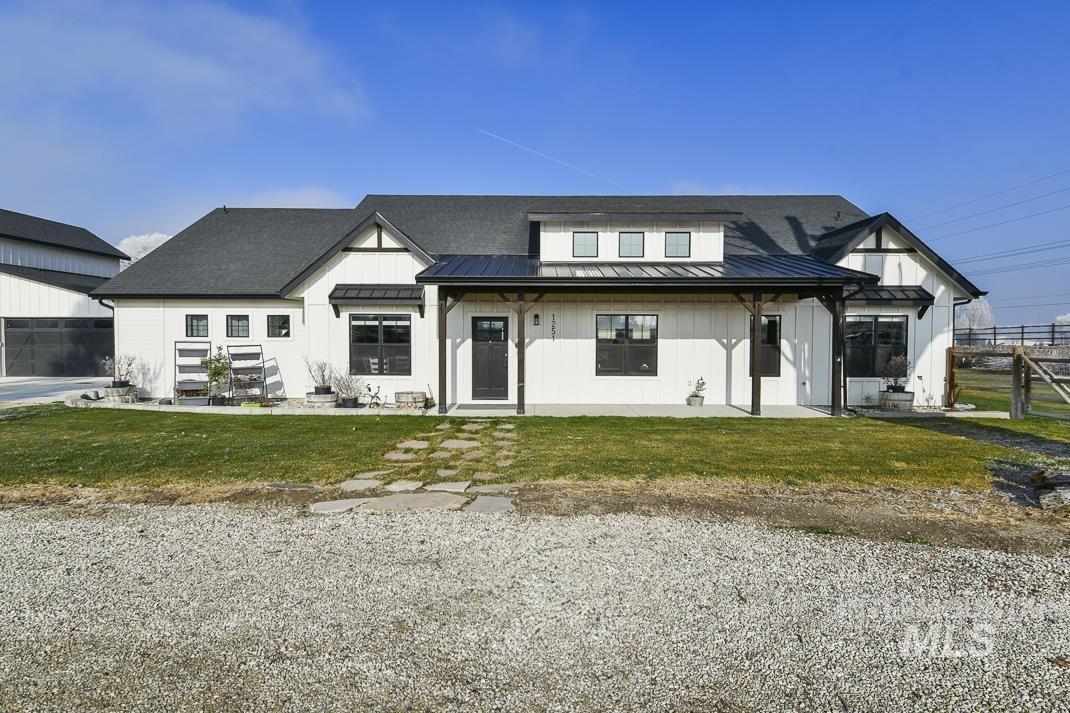 1251 Swan Falls Rd, Kuna, Idaho 83634, 3 Bedrooms, 3 Bathrooms, Residential For Sale, Price $1,090,000,MLS 98975254