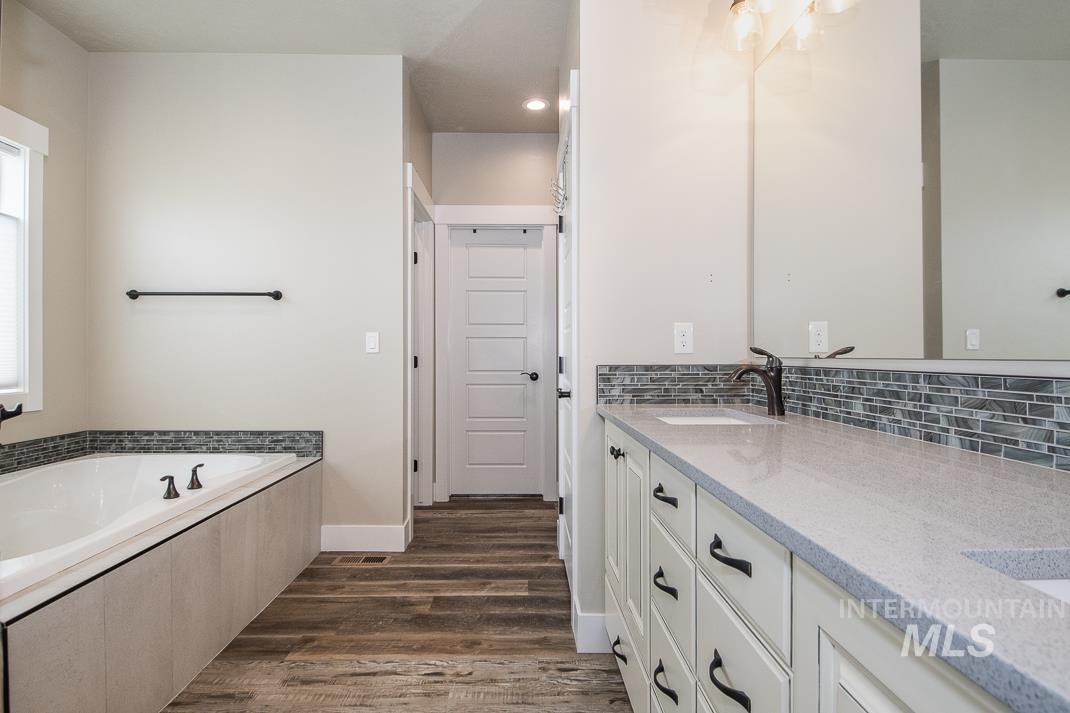 1251 Swan Falls Rd, Kuna, Idaho 83634, 3 Bedrooms, 3 Bathrooms, Residential For Sale, Price $1,090,000,MLS 98975254