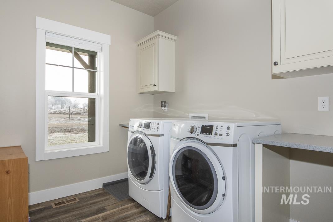 1251 Swan Falls Rd, Kuna, Idaho 83634, 3 Bedrooms, 3 Bathrooms, Residential For Sale, Price $1,090,000,MLS 98975254