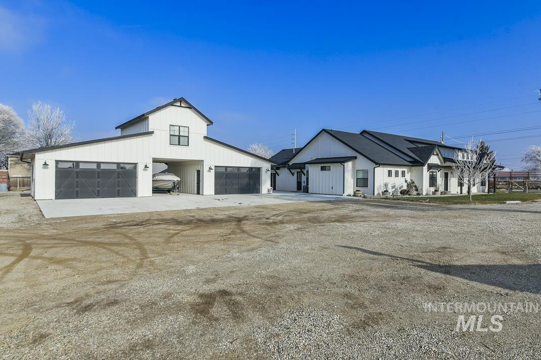 1251 Swan Falls Rd, Kuna, Idaho 83634, 3 Bedrooms, 3 Bathrooms, Residential For Sale, Price $1,090,000,MLS 98975254