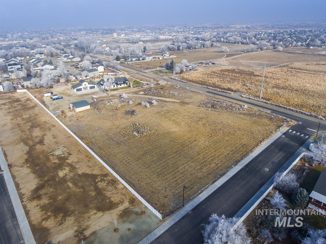 1251 Swan Falls Rd, Kuna, Idaho 83634, 3 Bedrooms, 3 Bathrooms, Residential For Sale, Price $1,090,000,MLS 98975254