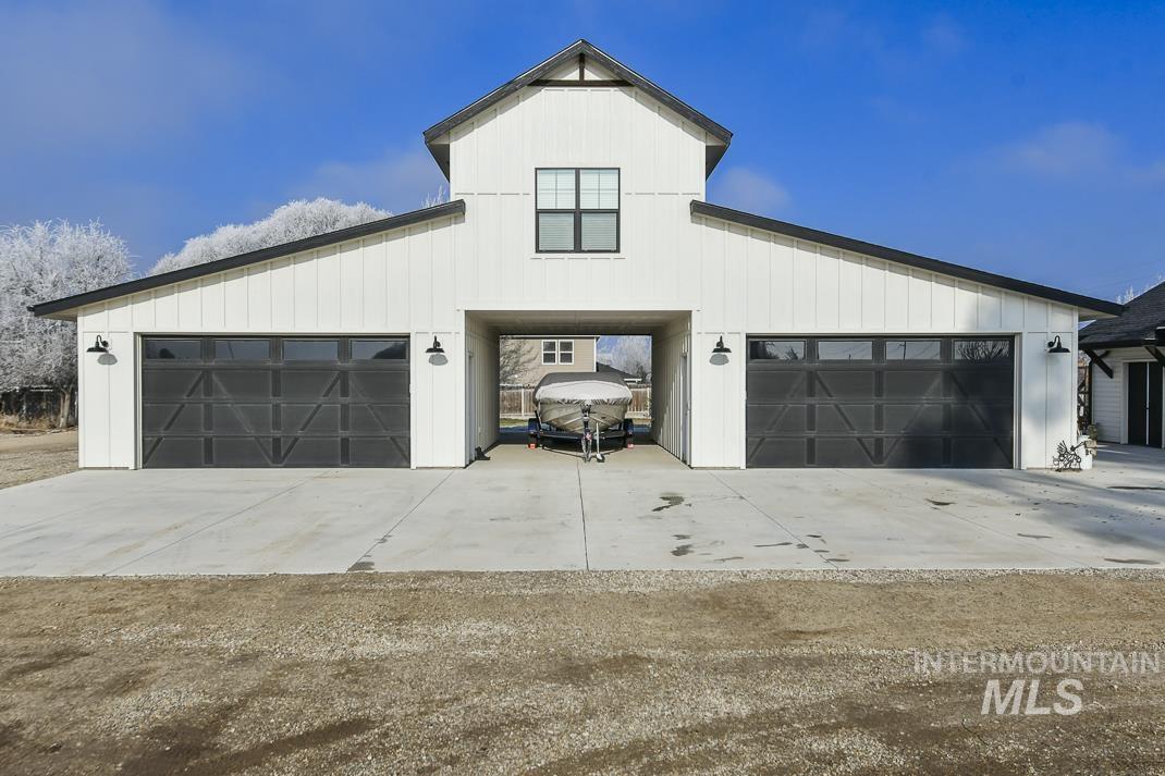 1251 Swan Falls Rd, Kuna, Idaho 83634, 3 Bedrooms, 3 Bathrooms, Residential For Sale, Price $1,090,000,MLS 98975254