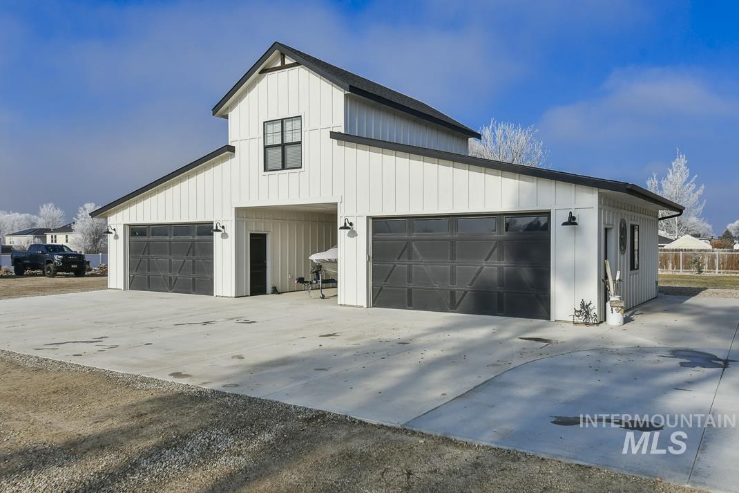 1251 Swan Falls Rd, Kuna, Idaho 83634, 3 Bedrooms, 3 Bathrooms, Residential For Sale, Price $1,090,000,MLS 98975254