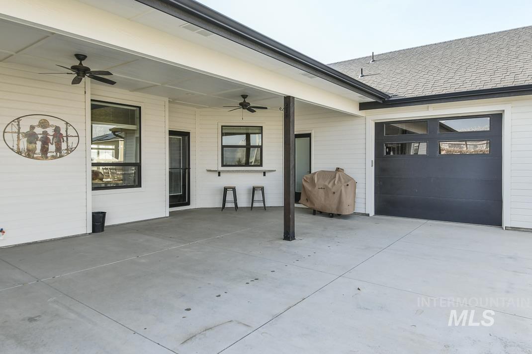 1251 Swan Falls Rd, Kuna, Idaho 83634, 3 Bedrooms, 3 Bathrooms, Residential For Sale, Price $1,090,000,MLS 98975254