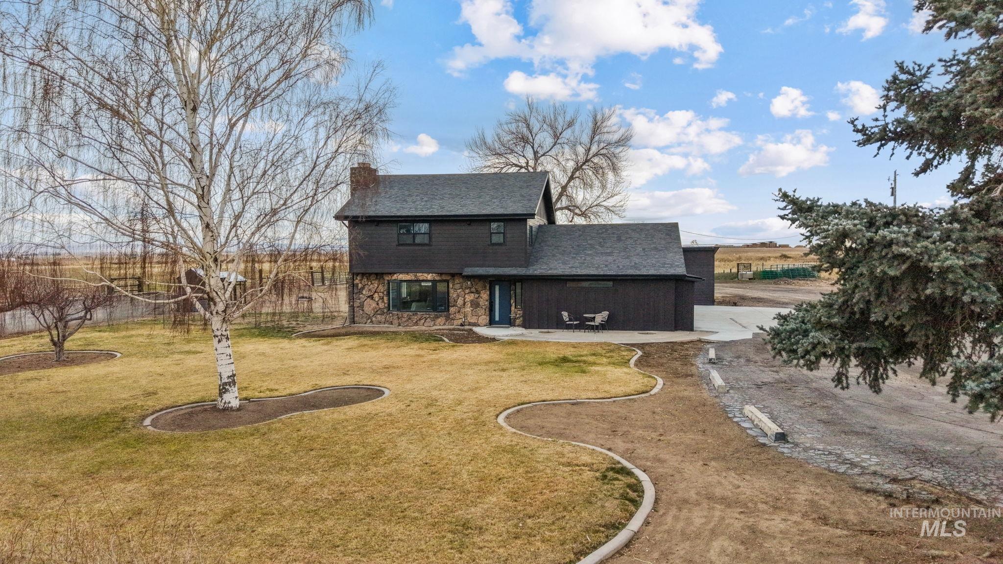 193 HWY 74, Twin Falls, Idaho 83301, 4 Bedrooms, 2 Bathrooms, Residential For Sale, Price $999,999,MLS 98975255