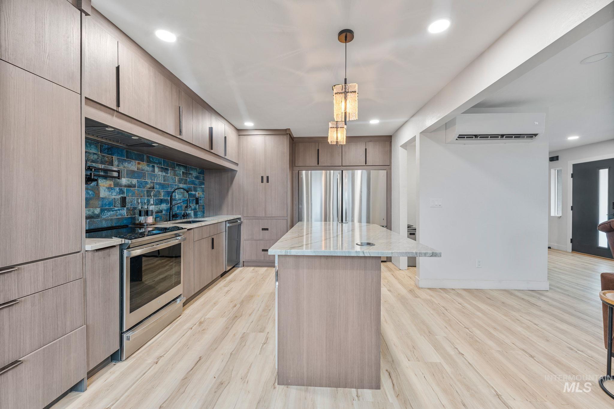 193 HWY 74, Twin Falls, Idaho 83301, 4 Bedrooms, 2 Bathrooms, Residential For Sale, Price $999,999,MLS 98975255